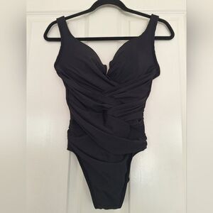Miraclesuit Black One Piece Swimsuit Size 8‎